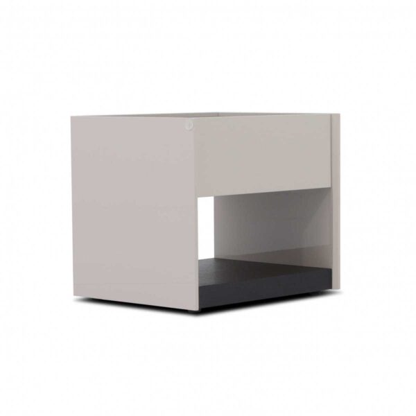 Elle Night Stand