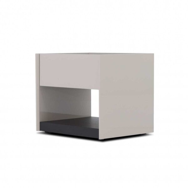 Elle Night Stand