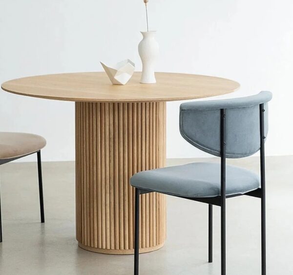 Verona dining table